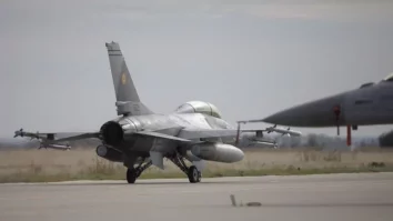 Trei aeronave F-16 Fighting Falcon achiziţionate de România de la Norvegia au aterizat în Baza 71 Aeriană „General Emanoil Ionescu”