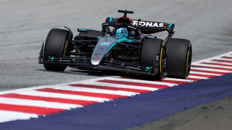 George Russell a câştigat Marele Premiu al Austriei la Formula 1, după o coliziune între Max Verstappen şi Lando Norris