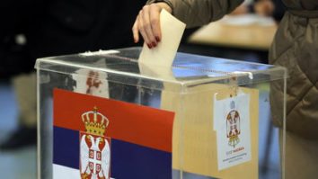 Partidul de guvernământ din Serbia, SNS, a câştigat alegerile din Belgrad