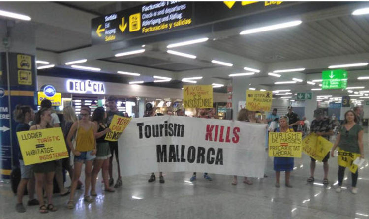 Protestul anti-turism blochează o plajă la Mallorca