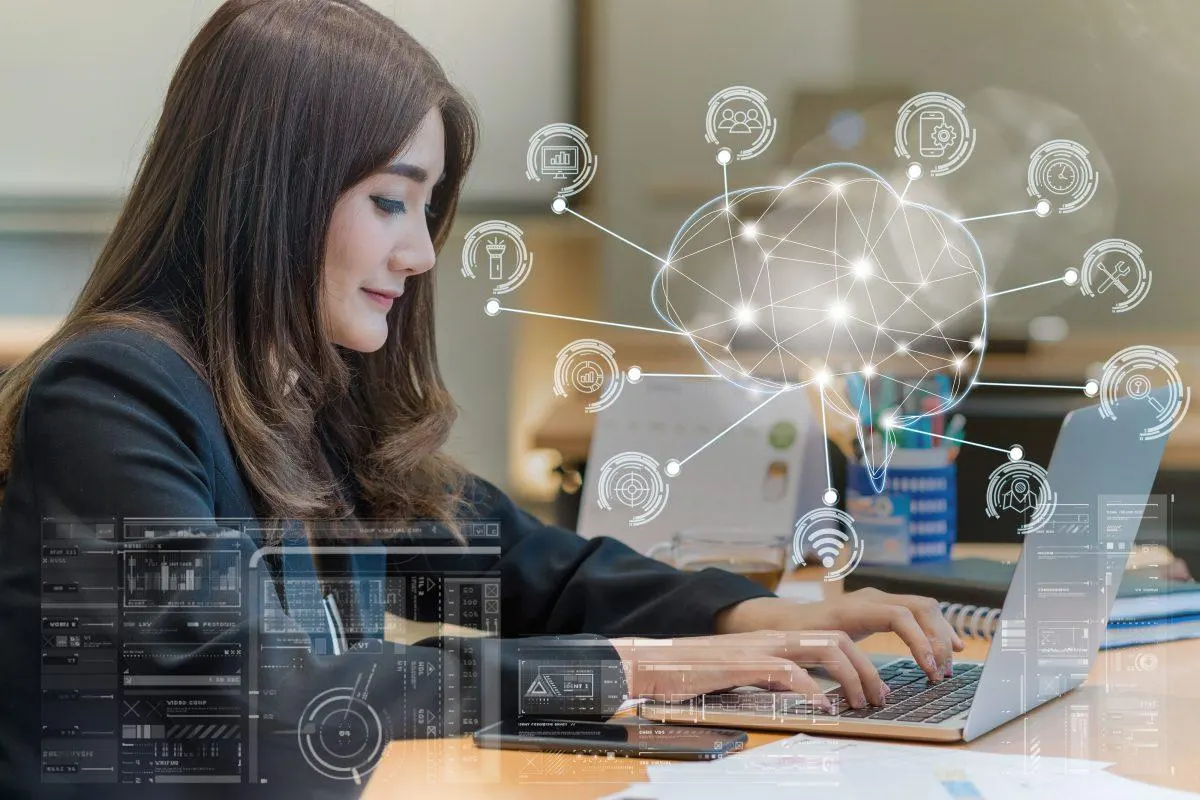 4 din 10 angajaţi folosesc instrumente de Inteligenţă Artificială pentru a-şi uşura sarcinile la job
