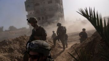 LIVE UPDATE. Război în Israel, ziua 255.  Coloniștii israelieni au incendiat un sat și au atacat vehicule palestiniene, în Cisiordania ocupată