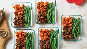 Ce gătești azi? Batch cooking, un concept la modă în bucătăria vestică, s-ar putea să îți fie de folos