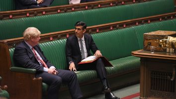 Rishi Sunak este tot mai „panicat” în ultimul weekend de campanie pentru a-și salva propriul loc