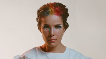 Cântăreața Halsey spune că este „norocoasă că este în viață” după ce a fost diagnosticată cu Lupus și leucemie