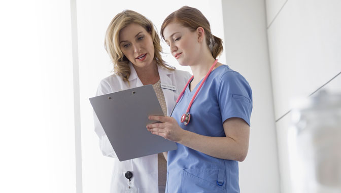 Poate fi umorul medicament? Medic psihiatru: „Relația cu pacientul este una de colaborare și poate să dea cele mai bune rezultate atunci când lipsește tensiunea”