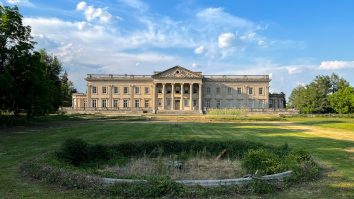 O proprietate inedită din America este listată la 300 de mil. $. Conacul are 32 de dormitoare și 28 de băi