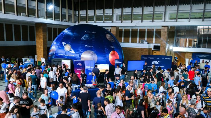 SpaceFEST este cel mai mare eveniment pentru iubitorii de stele. Iată ce se poți vedea azi