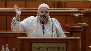 Politico a făcut un top cu cei mai nebuni europarlamentari. Diana Șoșoacă a obținut punctajul maxim