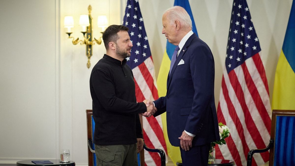 Joe Biden şi Zelenski au semnat un acord bilateral de securitate pe zece ani