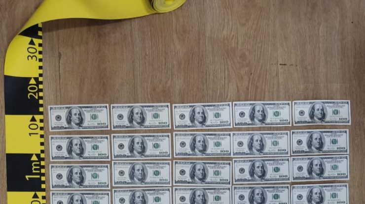 Un cetăţean ucrainean a fost reţinut pentru trafic de influenţă. DNA: A fost prins în flagrant când dădea mită 20.000 dolari