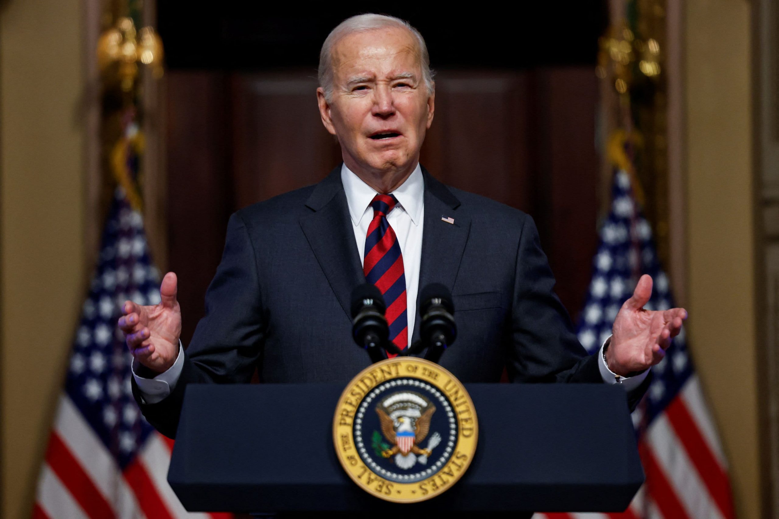 Joe Biden va emite un ordin executiv pentru a limita sosirile de migranți la granița SUA-Mexic