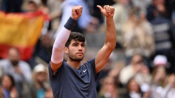 Carlos Alcaraz trece de Tsitsipas în sferturile de finală de la Paris