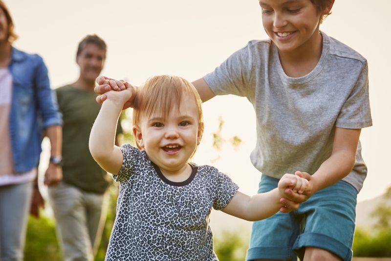 Ziua Internațională a Adopției. Asociația Tzuby’s Kids te așteaptă astăzi, în Parcul Herăstrău din București