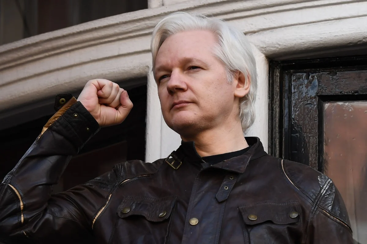 Fondatorul WikiLeaks, Julian Assange, a ajuns la un acord de recunoaștere a vinovăției cu guvernul SUA. Acesta a fost eliberat după cinci ani