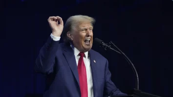 Cine se testează primul? Trump îl provoacă pe Biden să facă un test cognitiv dar confundă numele medicului lui