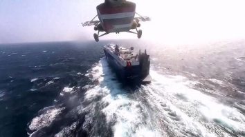 Houthis din Yemen revendică două atacuri în Marea Roșie. Autoritățile americane contestă afirmația privind portavionul