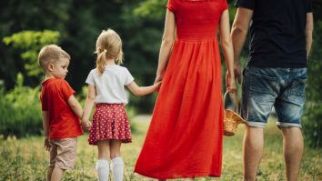 În școli vor fi organizate cursuri de educație parentală pentru părinți. Ruxandra Achim: „O anumită asistență psihologică ar fi necesară”