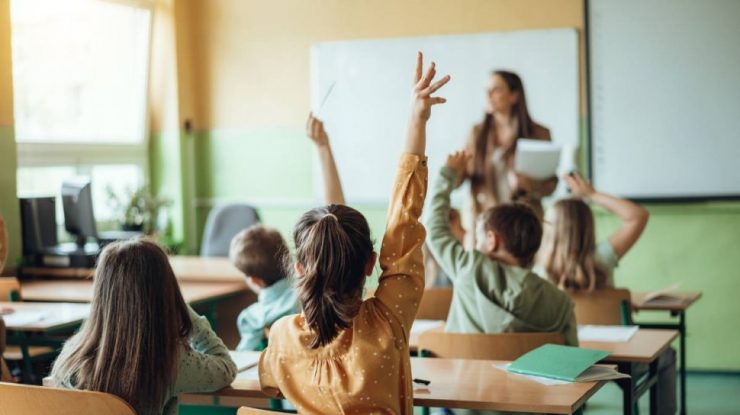 Cele mai ciudate scuze ale elevilor pentru absențele la școală. Un copil spune că a stat cu ursulețul lui, care este anxios