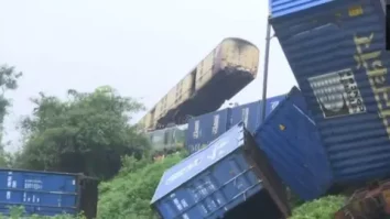 Opt persoane au murit și aproximativ 25 au fost rănite după ce un tren de marfă a lovit un tren de pasageri în India