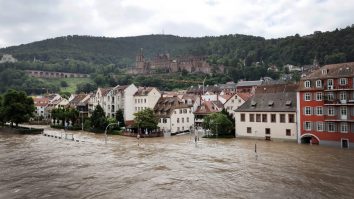 Scholz vizitează regiunea afectată de inundații din sudul Germaniei. Cel puțin patru persoane au murit