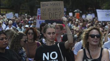 Australienii iau atitudine cu privire la comportamentul bărbaților asupra femeilor