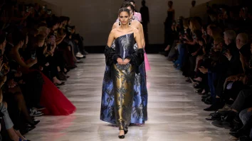 Haute Couture este în centrul atenției la Paris. Elie Saab a făcut o incursiune în istoria lumii cu „Grădinile Edenului”