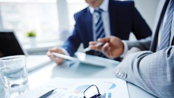 7 din 10 investitori cred că România va fi mai atractivă economic în următorii 3 ani. Bucureștiul rămâne principală destinație pentru investiții