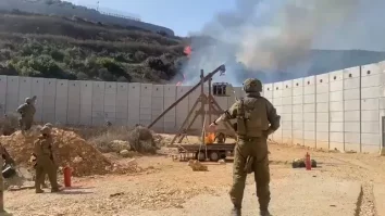 Tehnici de pe vremea Imperiului Roman, folosite în Israel. Bombele incendiare sunt lansate din catapulte pe teritoriul controlat de Hezbollah