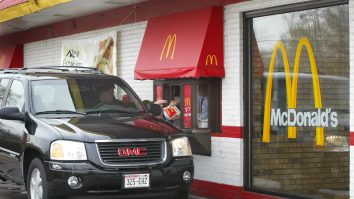 McDonald’s retrage sistemul bazat pe Inteligență Artificială din restaurantele sale drive-through. Ce greșeli a făcut A.I.-ul