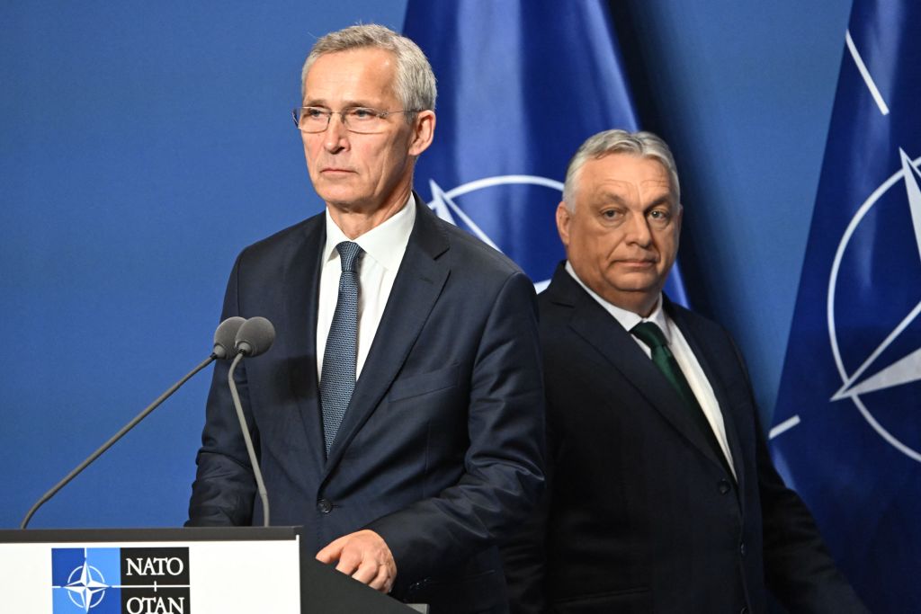 Stoltenberg și Orban și-au rezolvat disputele. Ungaria nu va împiedica NATO în deciziile privind Ucraina