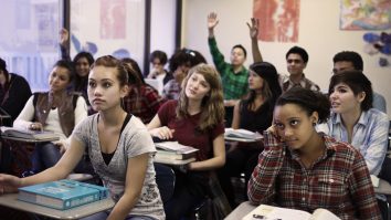 Tot mai mulți tineri vor să facă educație aplicată. Sociolog: „Școala nu este o firmă de training. Scopul ei este să te facă deștept”