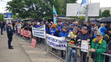 Militarii rezerviști protestează azi la Guvern, Parlament și MApN. Ce nemulțumiri au