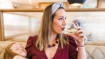 O femeie își împlinește visurile la 10 ani după un diagnostic terminal de cancer. Povestea lui Roisin Pelan