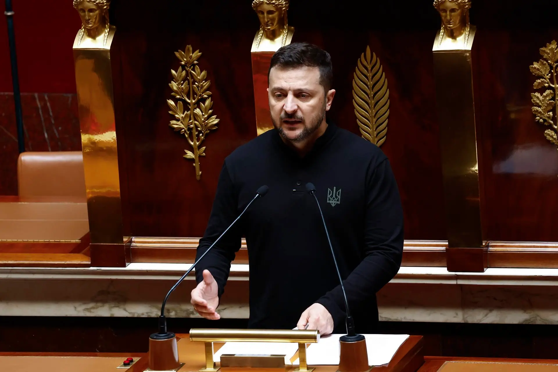 Zelenski a adus un omagiu insistent ajutorului pe care Franța îl acordă țării sale. Președintele ucrainean s-a întâlnit azi și cu Joe Biden