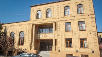 Șase ofițeri de poliție au fost uciși și 12 au fost răniți după ce bărbați înarmați au deschis focul în regiunea Daghestan din Rusia