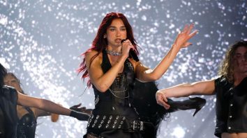 Dua Lipa, acuzată de playback la Glastonbury. Reacția artistei