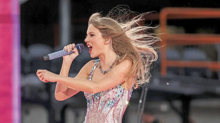 Fanii lui Taylor Swift au strâns peste 40.000 de dolari pentru campania Kamalei Harris. Trump a zis că o „urăşte” pe artistă