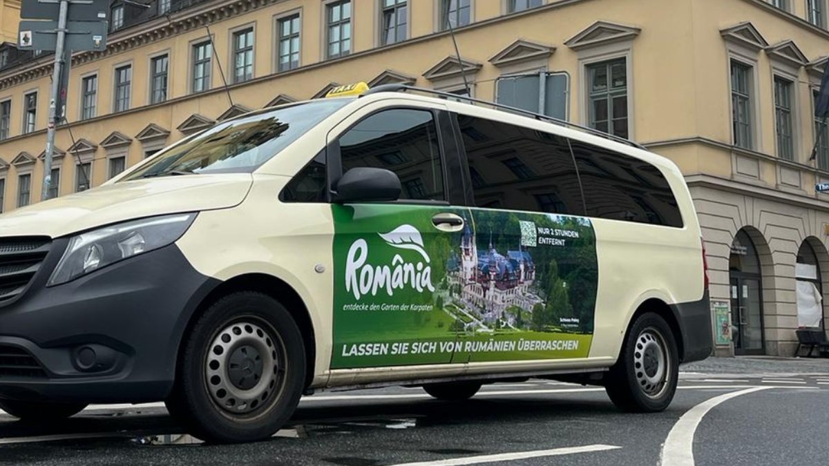 România își face reclamă cu taxiurile din Germania. Cum am ajuns să promovăm turismul