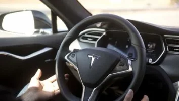 Tesla recheamă în service peste 125.000 de vehicule pentru a repara sistemul de centuri de siguranță