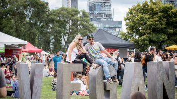 Festivalurile îți îmbunătățesc sănătatea mintală. Cum i-au ajutat evenimentele de acest tip pe vegani