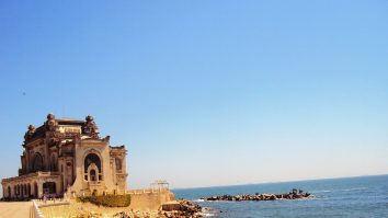 Ai grijă unde îți lași gunoiul. Primăria Constanța a dat 1,7 milioane de lei amenzi pentru cei care au aruncat gunoi pe jos