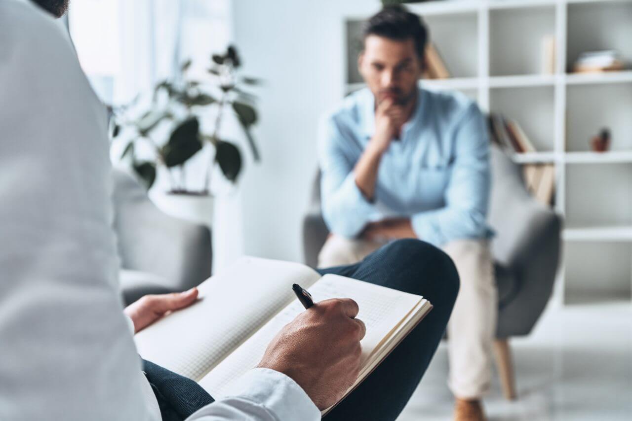 Terapia te face mai fericit. 31% dintre pacienți spun că se simt „destul de confortabil” la psiholog