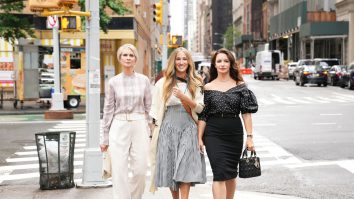 Ce porți azi? Personajele tale preferate din „Sex and the City” te pot inspira să-ți alegi ținutele de vară