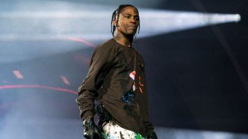 Travis Scott a fost arestat în Miami pentru „tulburarea ordinii publice și violarea de domiciliu”