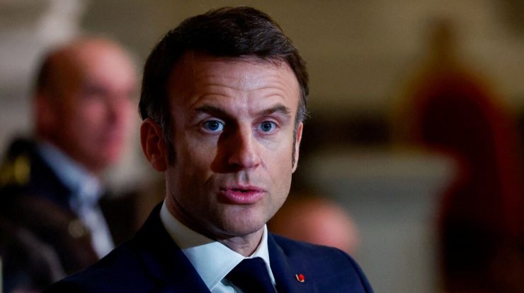 Emmanuel Macron nu mai apare pe afișele electorale ale propriului partid pentru alegerile parlamentare anticipate din Franța