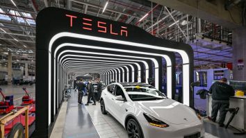 Profitul Tesla din trimestrul al doilea scade cu 45%. Compania a vândut 831.000 de vehicule în prima jumătate a anului, mult sub așteptările lui Musk