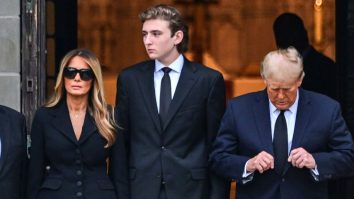 Donald Trump l-a introdus pe fiul său cel mic, Barron, în campania electorală. „Bun venit pe scenă”