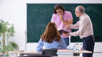 OCDE cere României înlocuirea examenului de titularizare cu recertificarea. Expert în educație: „Nota minimă nu este un criteriu suficient”