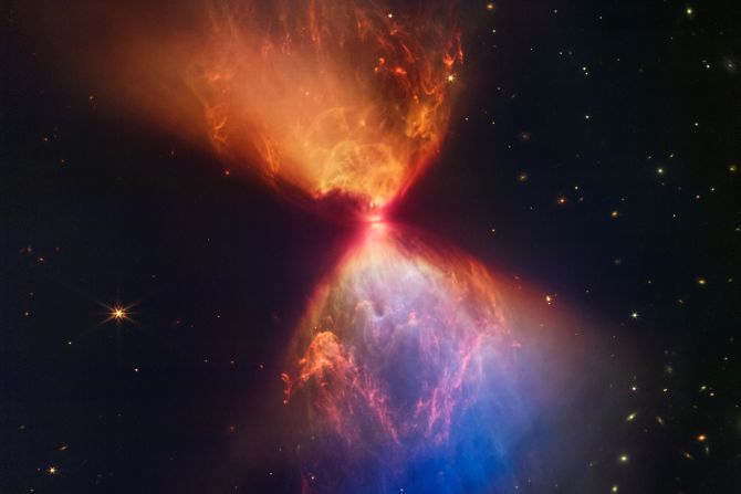 Telescopul James Webb a descoperit coliziunile a două galaxii, produse acum 50 de milioane de ani